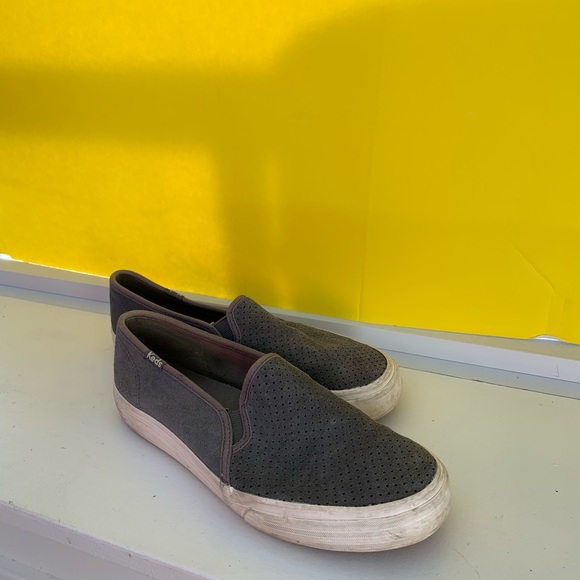 Blue suede less sneakers. Size 7 - Picture 2 of 3